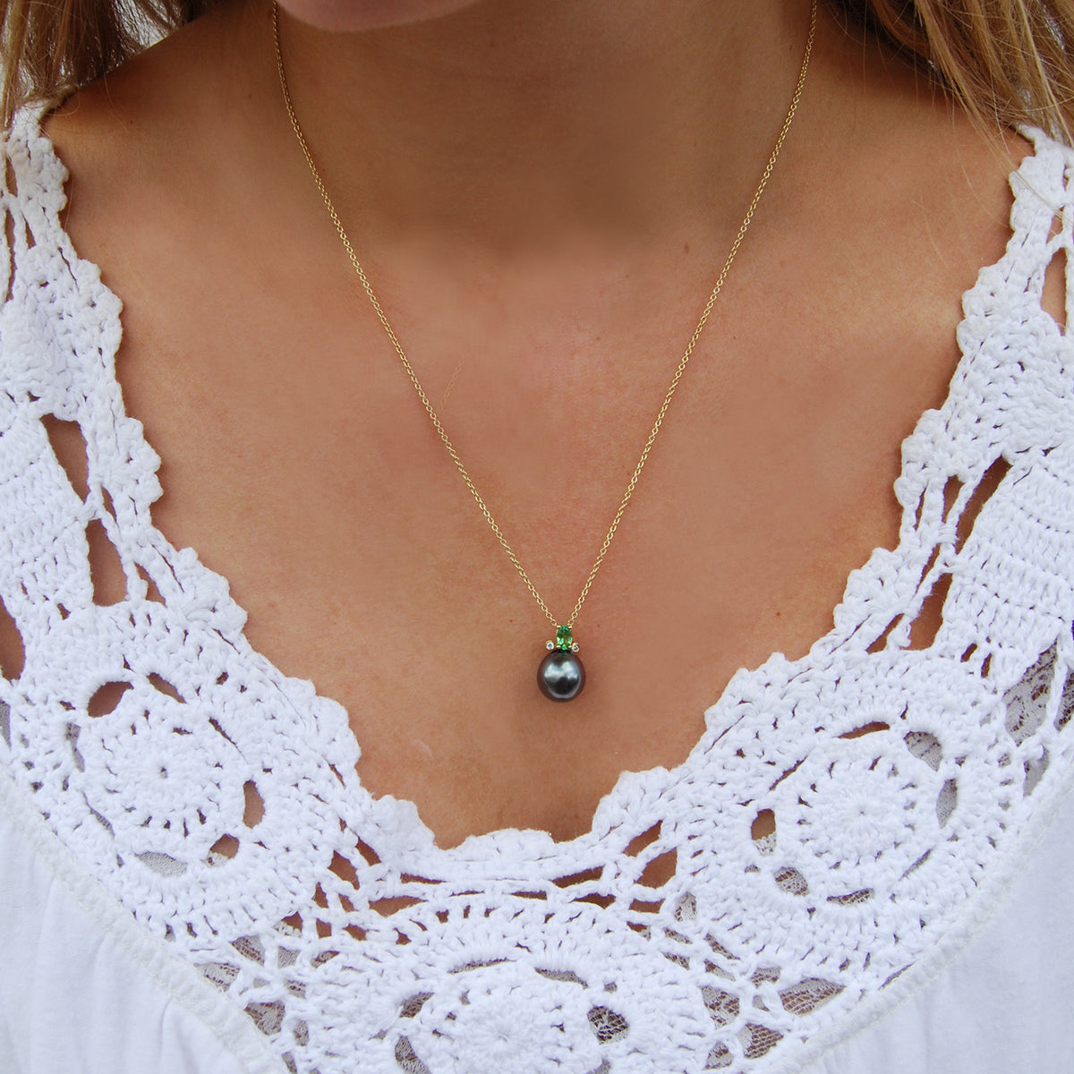 Black Tahitian Pearl, Green Tsavorite &amp; Diamond, Gold-Pendant