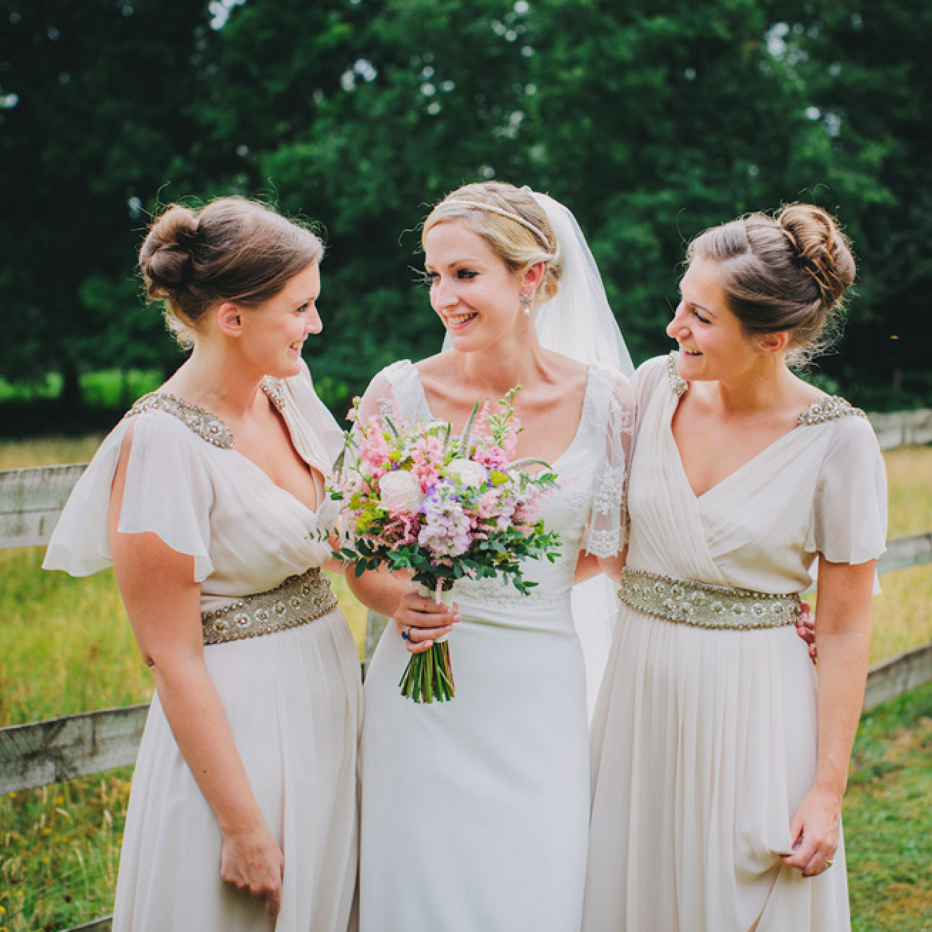 How to Choose the Best Pearl Earrings for Bridesmaids