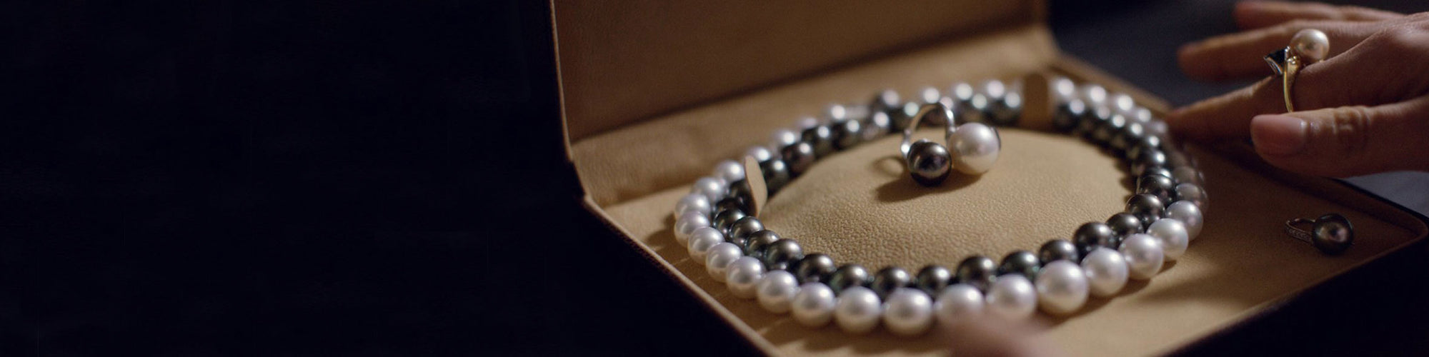 Buy pearl necklaces online UK