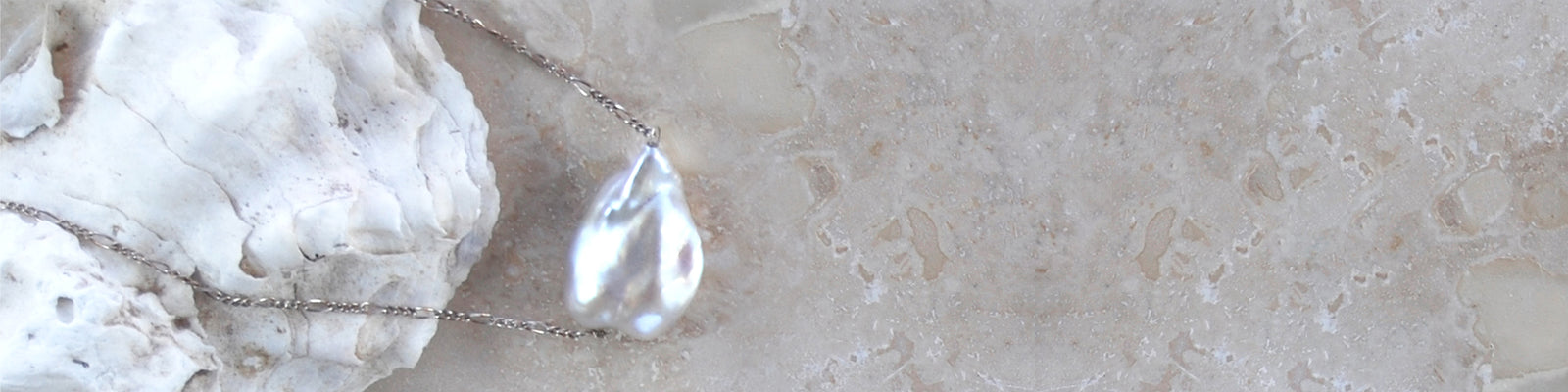 Simple Pearl Pendant