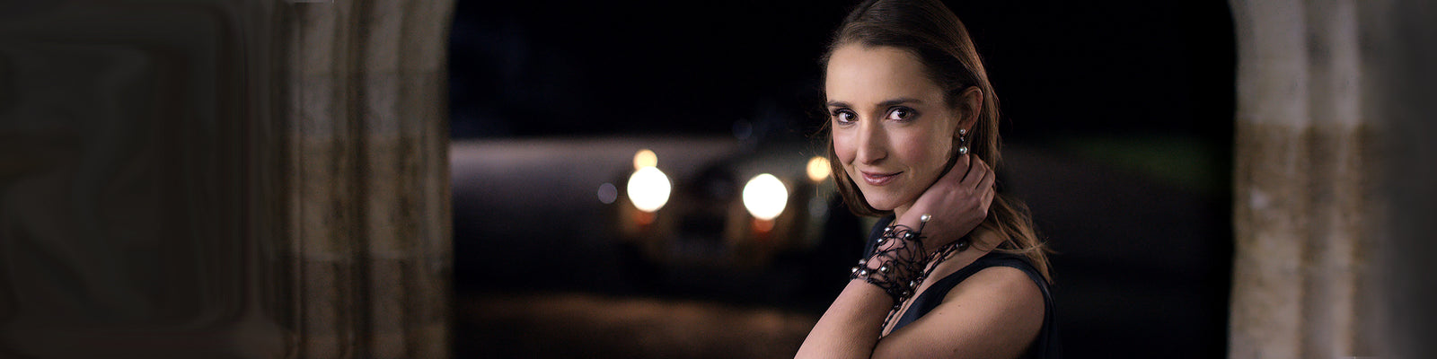 Leather and pearl jewellery UK