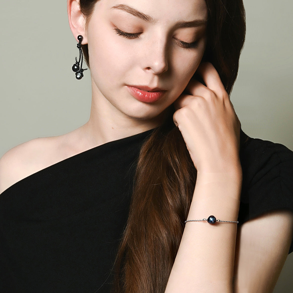 Black Freshwater Pearl 'Simple' Chain Bracelet
