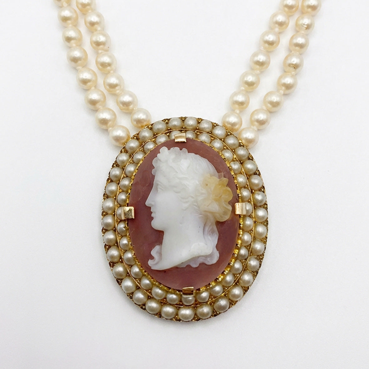Golden Akoya Pearl with 14ct Gold Clasp & Antique Cameo Choker