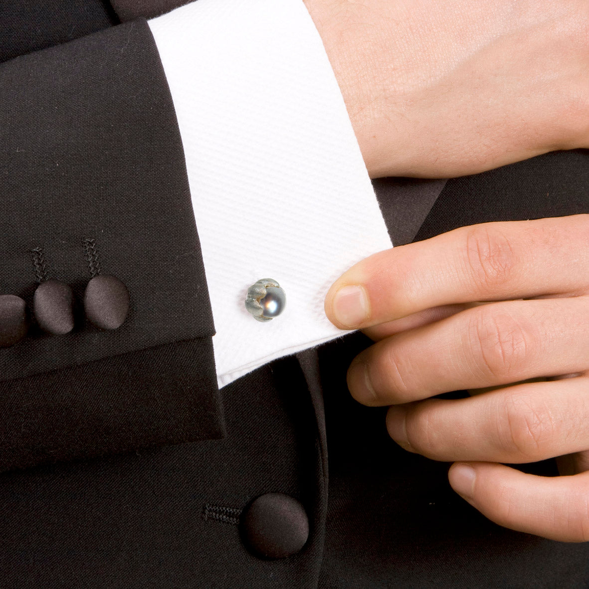 Pearl Bud Cufflinks in Grey