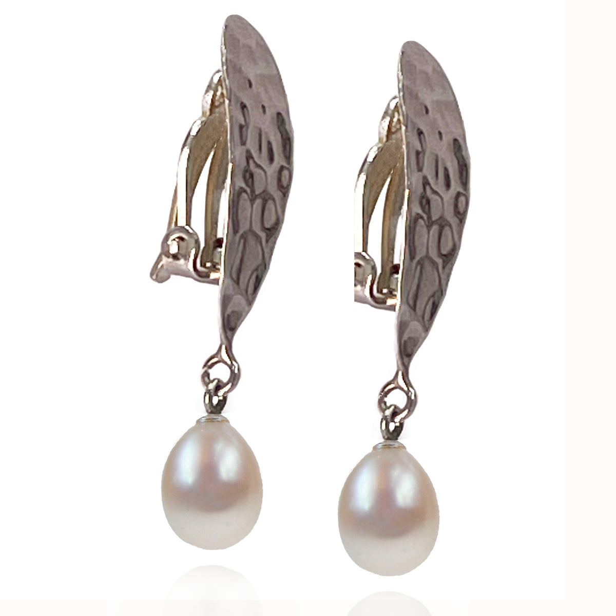 White Freshwater Pearl &amp; Sculpted Silver Earring