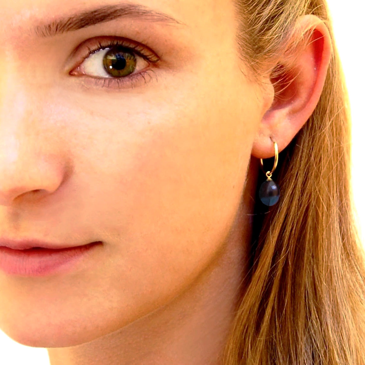 Black Freshwater Pearl 18ct Gold 'Skinny-Hoop' Earrings