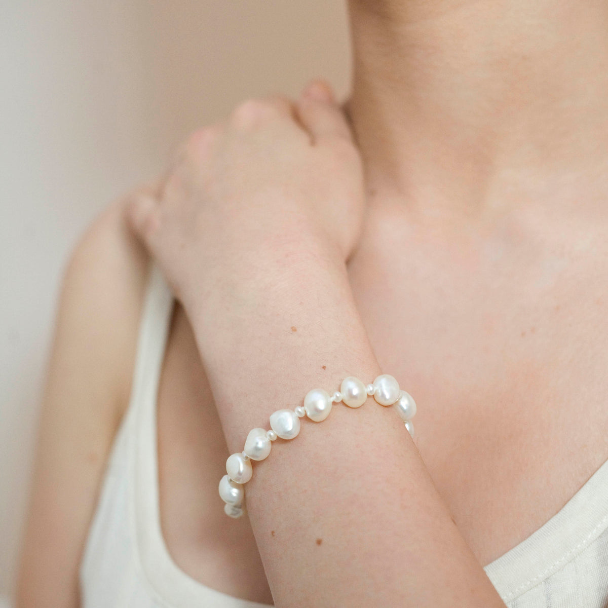 White Biwa Pearl Single Strand &#39;Classic&#39; Bracelet