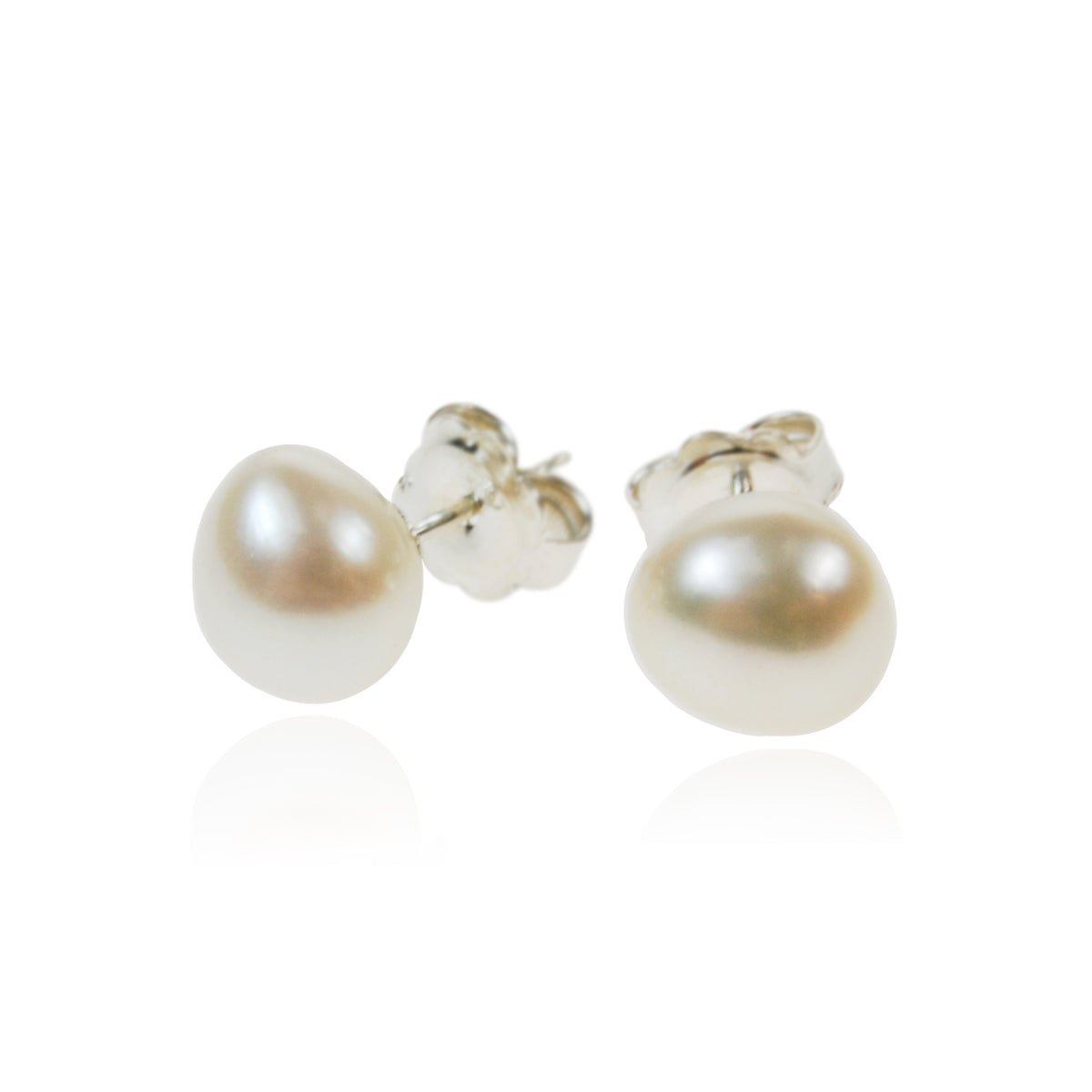 White Biwa Pearl &#39;Classic&#39; Studs