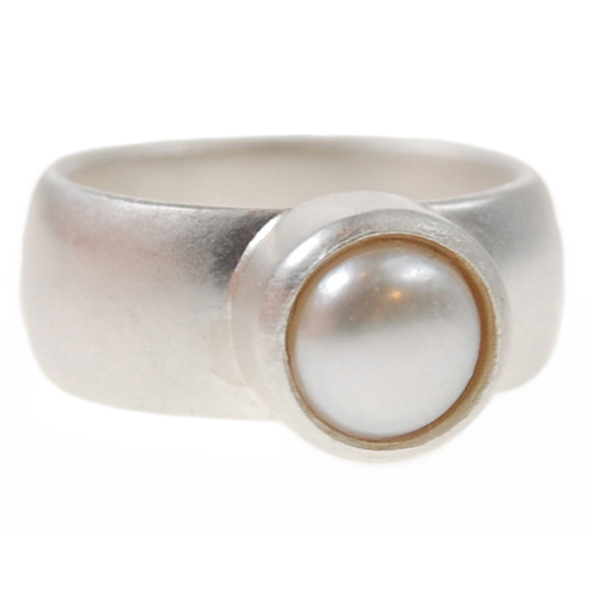 White Freshwater Pearl &amp; Sculpted Silver Ring