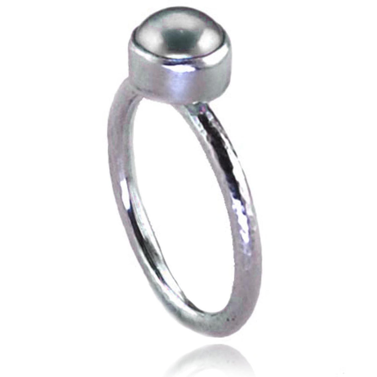 Sterling Silver Ring with  dove grey Freshwater Pearl